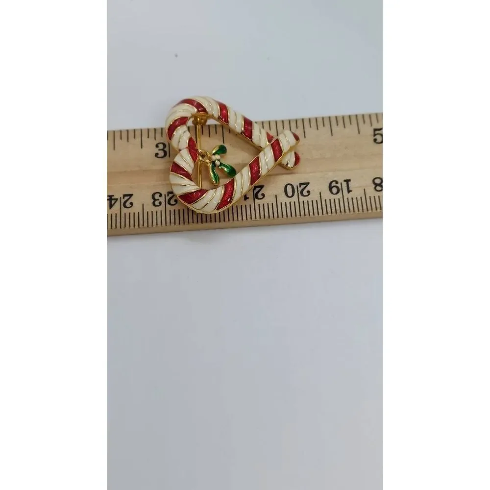 Vintage Robyn Rush candy cane‎ heart brooch